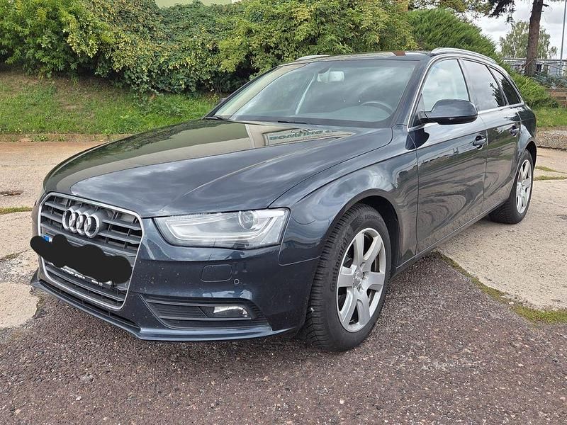 Blau Gebraucht 2013 Audi A4 Ambiente Kombi | 7.300 € (Guter Preis) - Bild 1/4