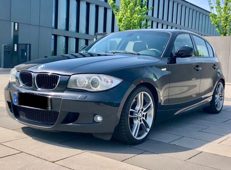 Schwarz Gebraucht 2011 BMW 123 M Sport Kleinwagen | 5.990 € (Superpreis) - Bild 1/4