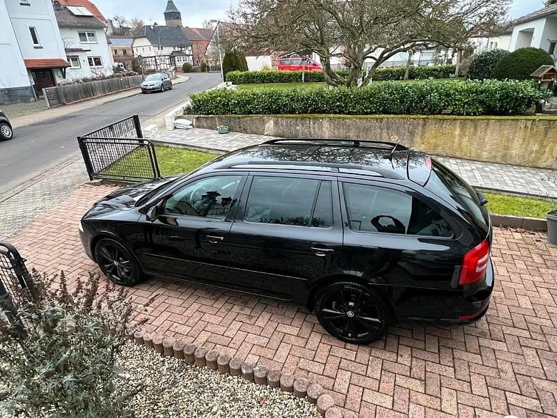 Schwarz Gebraucht 2008 Skoda Octavia RS Kombi | 5.000 € (Teuer) - Bild 1/4