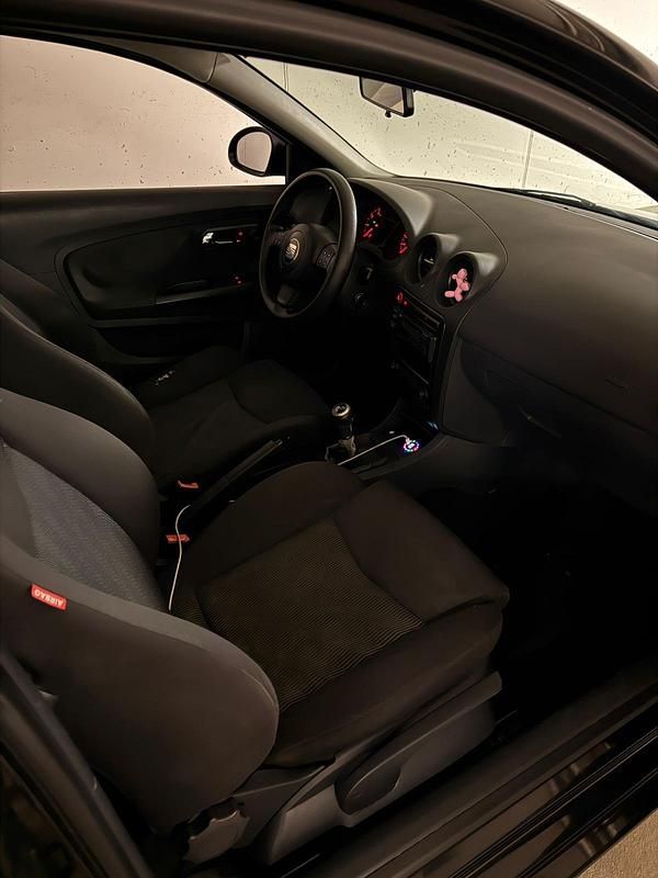 Second-hand Seat Ibiza 75 CP (55 kW) 2006 Negru Hatchback