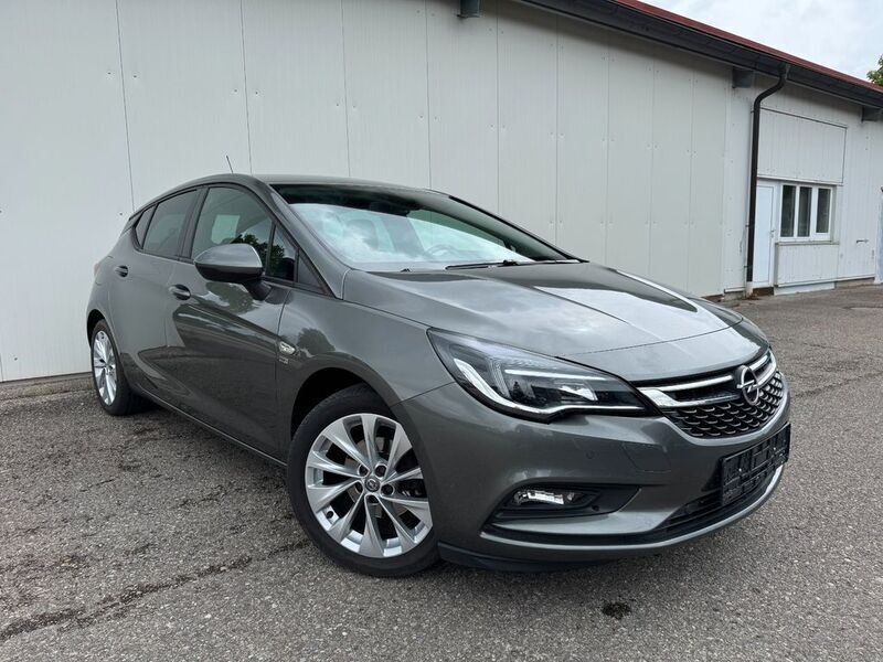 Grau Gebraucht 2019 Opel Astra Limousine | 9.999 € (Guter Preis) - Bild 1/4