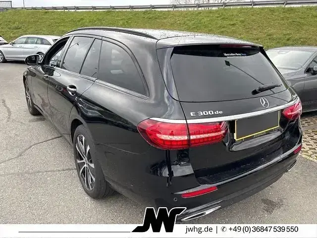 Gebraucht Mercedes E300 Avantgarde 306 PS (225 kW) 2022 Schwarz  unilack Kombi