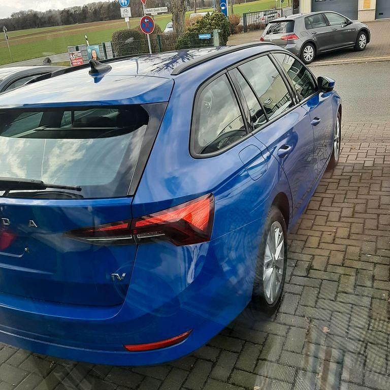 Gebraucht Skoda Octavia 204 PS (150 kW) 2023 Blau Kombi