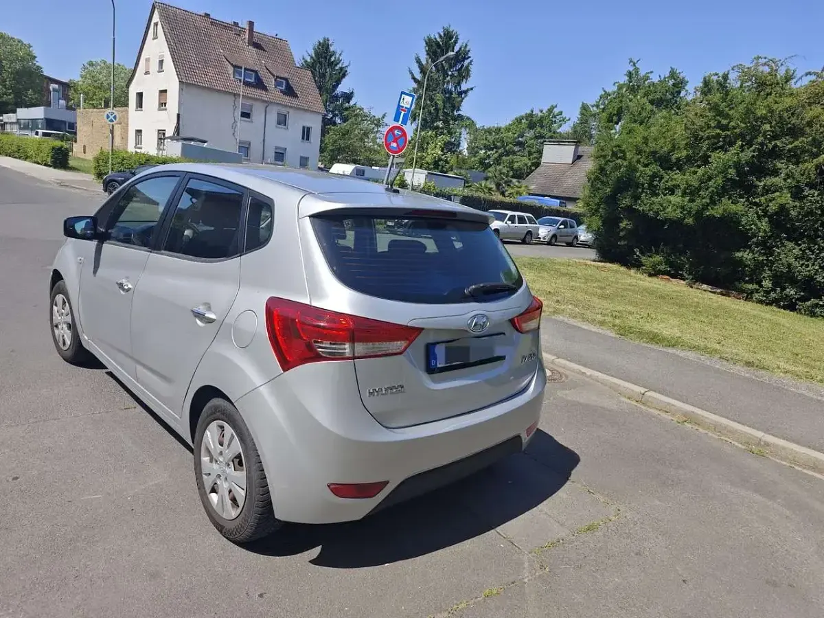 Gebraucht Hyundai ix20 Comfort 90 PS (66 kW) 2012 Kleinwagen