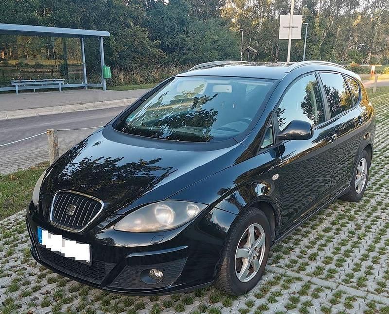 Schwarz Gebraucht 2011 Seat Altea XL Ecomotive Van / Kleinbus | 2.900 € (Superpreis) - Bild 1/4