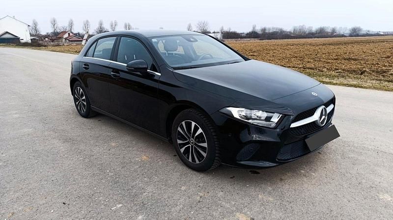 Gebraucht Mercedes A180 Advanced 116 PS (85 kW) 2021 Schwarz Limousine