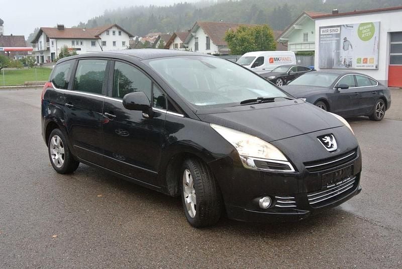 Schwarz Gebraucht 2012 Peugeot 5008 Active Van / Kleinbus | 5.500 € (Fairer Preis) - Bild 1/4