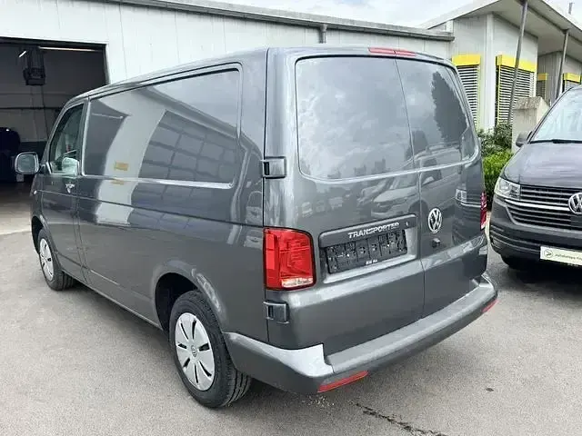 Gebraucht VW Transporter 150 PS (110 kW) 2024 Indiumgrau Van