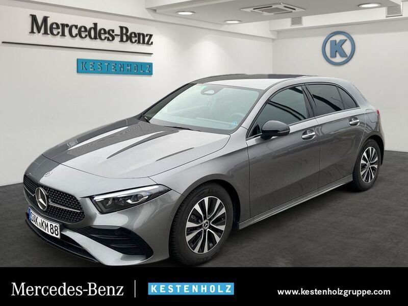 Mountain grau Gebraucht 2024 Mercedes A200 AMG Limousine | 38.550 € (Teuer) - Bild 1/4