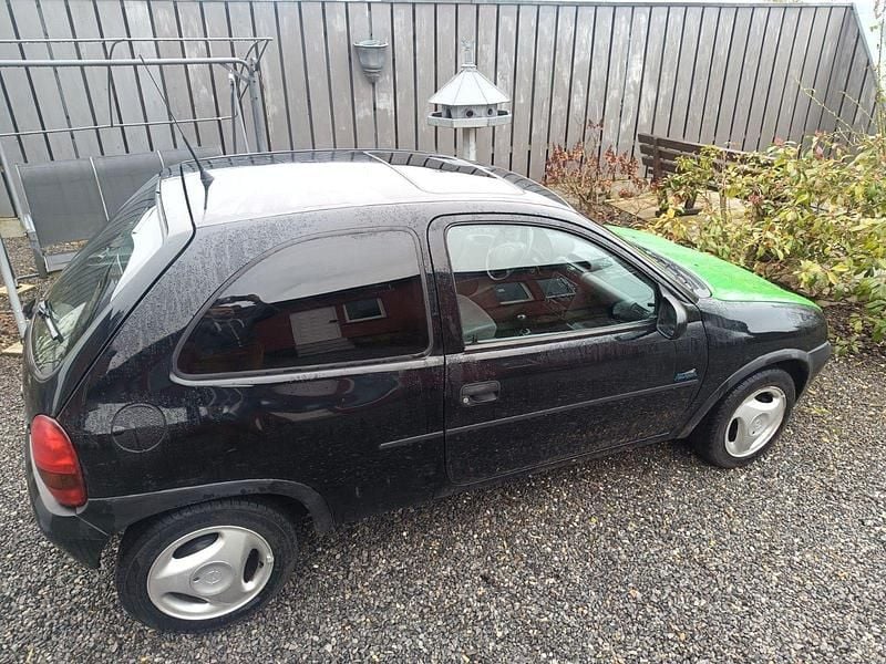Gebraucht Opel Corsa 60 PS (44 kW) 1997 Schwarz Kleinwagen