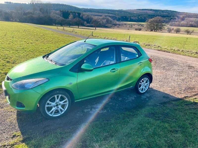 Second-hand Mazda 2 103 CP (75 kW) 2008 Verde Hatchback