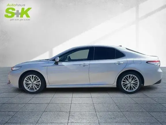 Gebraucht Toyota Camry Executive 218 PS (160 kW) 2019 Platinsilber metallic Limousine