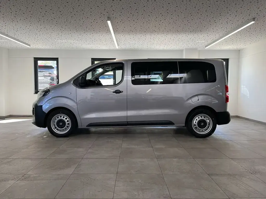 Neu Opel Vivaro-e Combi 179 PS (131 kW) 2026 Grau Van / Kleinbus