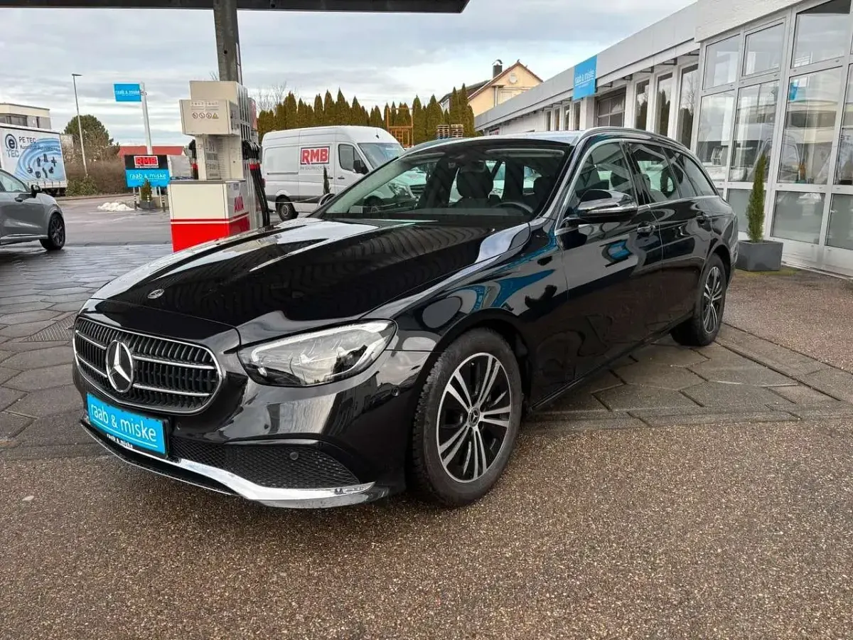 Usado Mercedes E200 Avantgarde 197 CV (144 kW) 2021 Negro Berlina