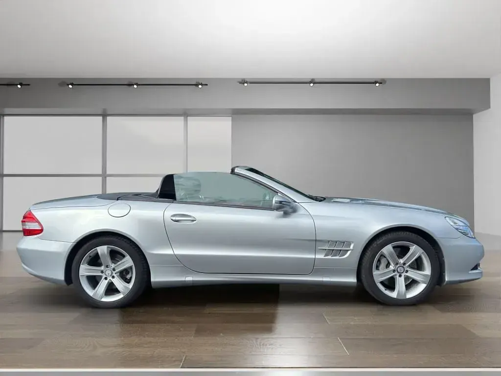Gebraucht Mercedes SL500 387 PS (284 kW) 2008 Iridiumsilber  metalliclack (metallic) Cabrio