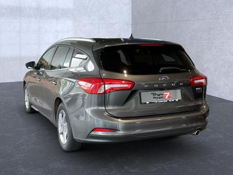 Gebraucht Ford Focus Titanium 155 PS (114 kW) 2022 Grau Kombi