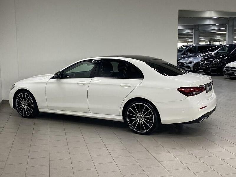 Gebraucht Mercedes E200 AMG 197 PS (144 kW) 2023 Weiß Limousine