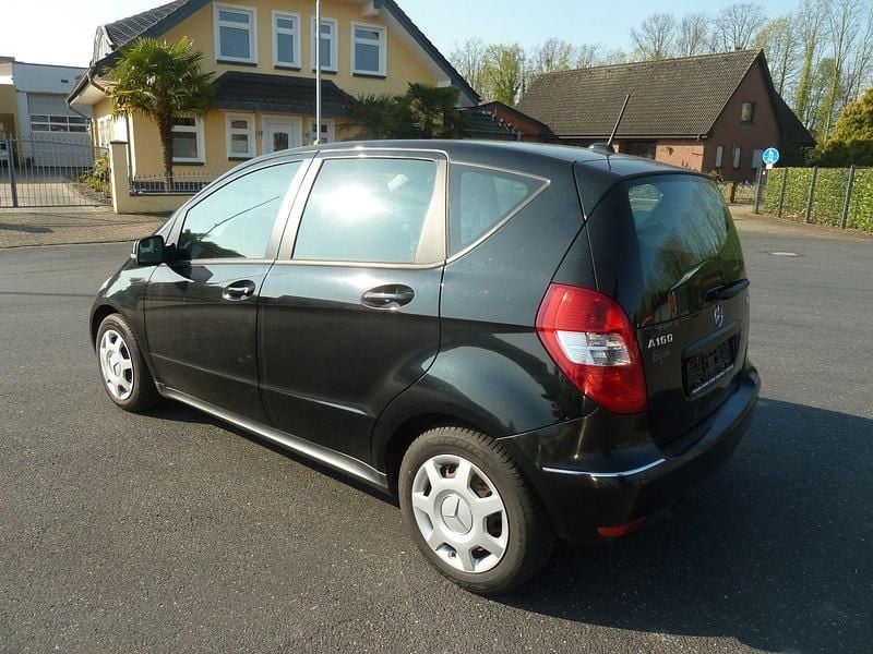 Gebraucht Mercedes A160 82 PS (60 kW) 2012 Schwarz Kleinwagen