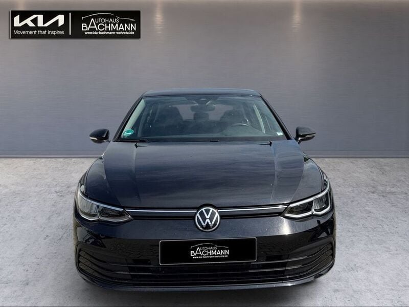 Schwarz Gebraucht 2020 VW Golf VIII Life Limousine | 16.980 € (Fairer Preis) - Bild 1/4