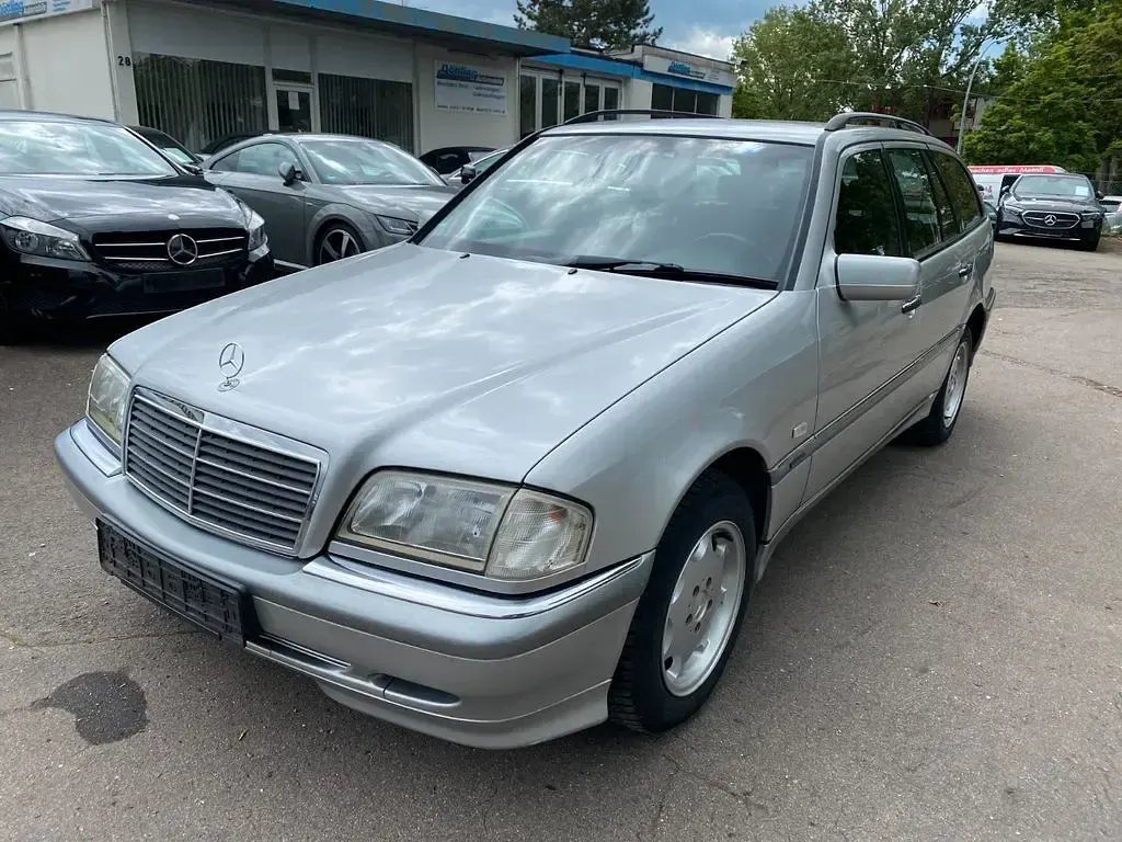 Gebraucht Mercedes C180 Elegance 122 PS (89 kW) 1998 Silber Limousine
