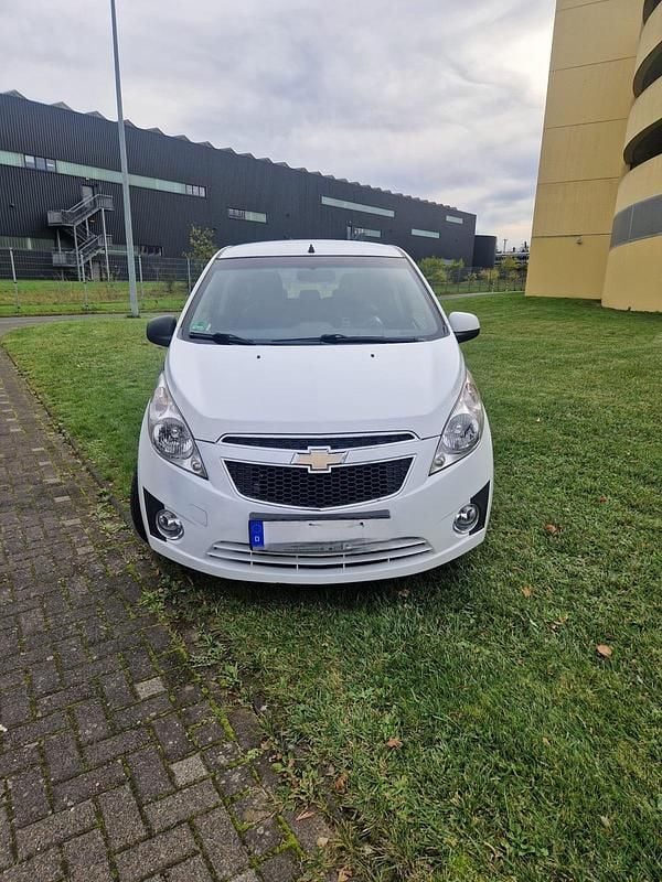 Gebraucht Chevrolet Spark 68 PS (50 kW) 2013 Weiß Kleinwagen