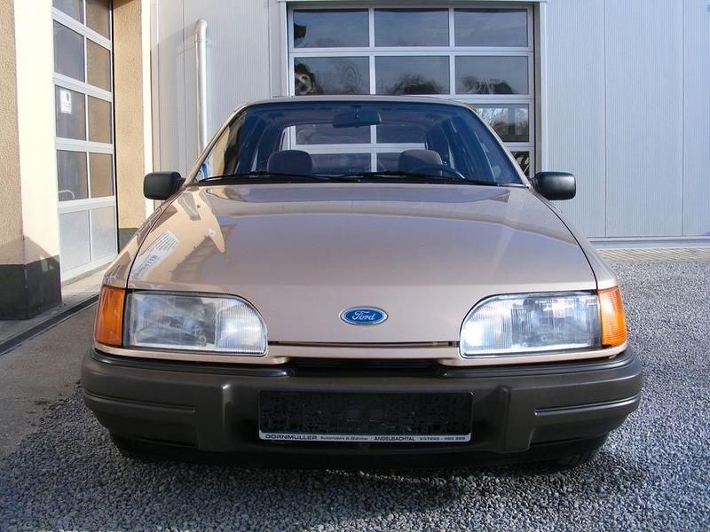 Gebraucht Ford Sierra 75 PS (55 kW) 1987 Gold Limousine