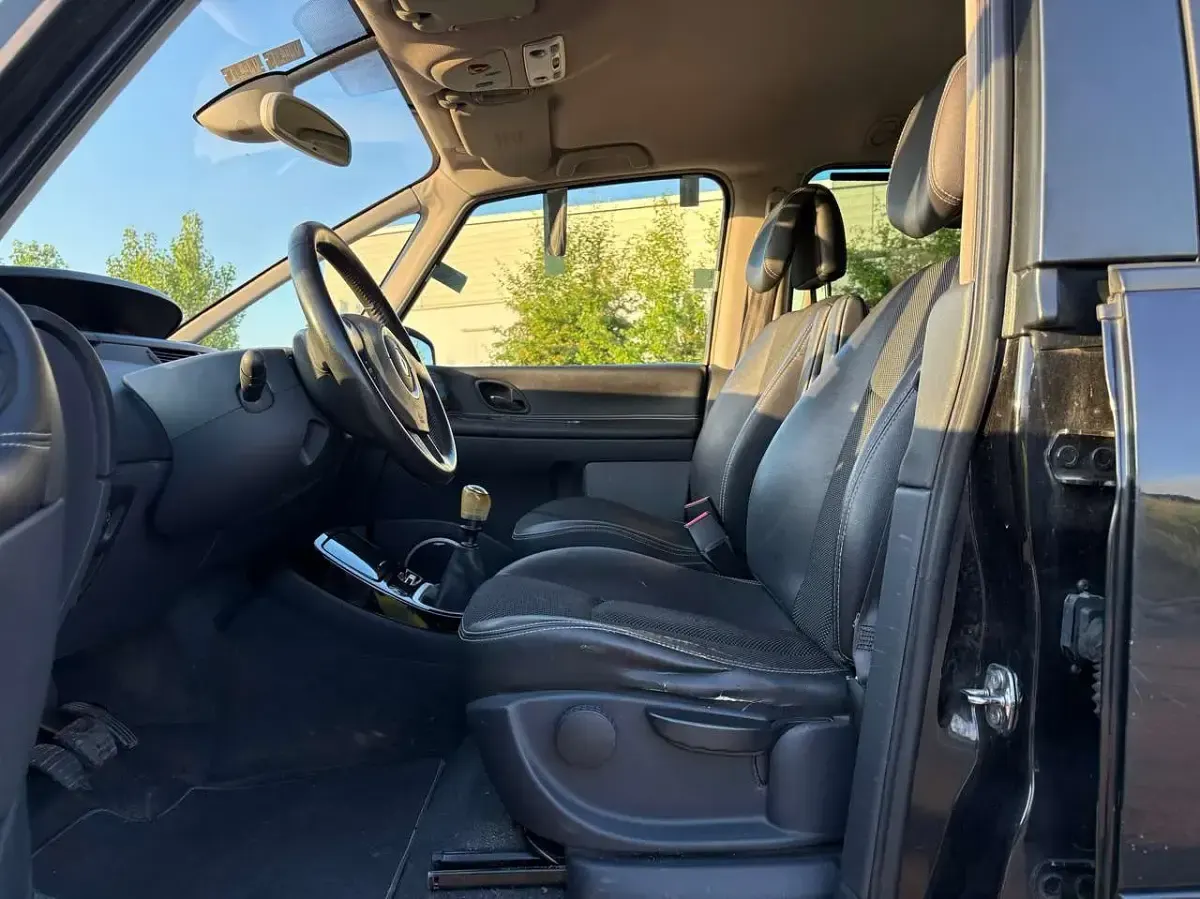 Gebraucht Renault Espace 150 PS (110 kW) 2013 Renault schwarz Van / Kleinbus