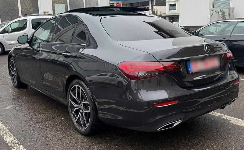 Gebraucht Mercedes E300 AMG 258 PS (189 kW) 2021 Grau Limousine
