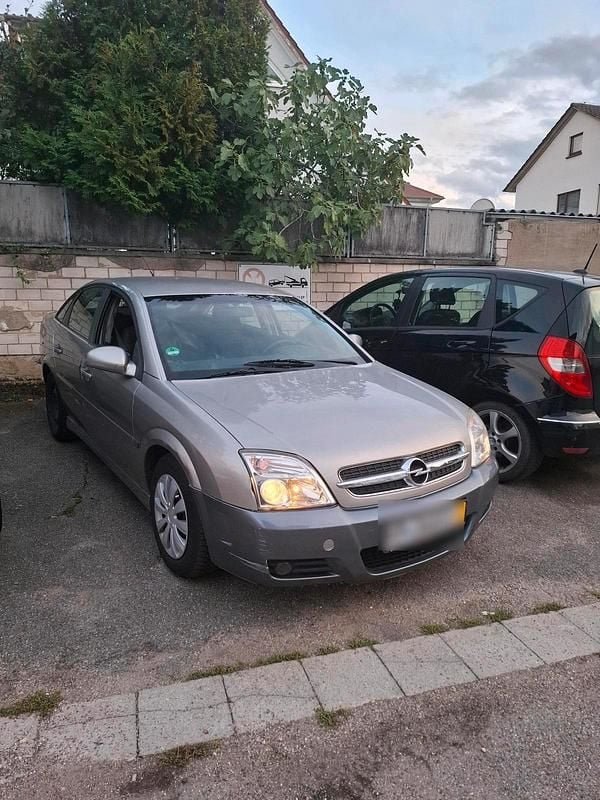 Grau Gebraucht 2002 Opel Vectra Limousine | 370 € (Superpreis) - Bild 1/4