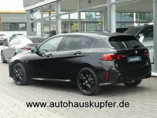 Gebraucht BMW 120 Performance 163 PS (119 kW) 2025 Schwarz Kleinwagen