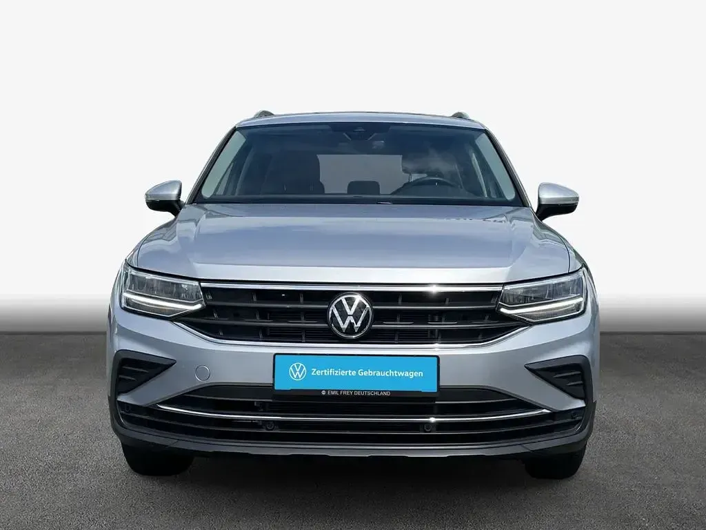 Gebraucht VW Tiguan Active 131 PS (96 kW) 2022 Silber SUV