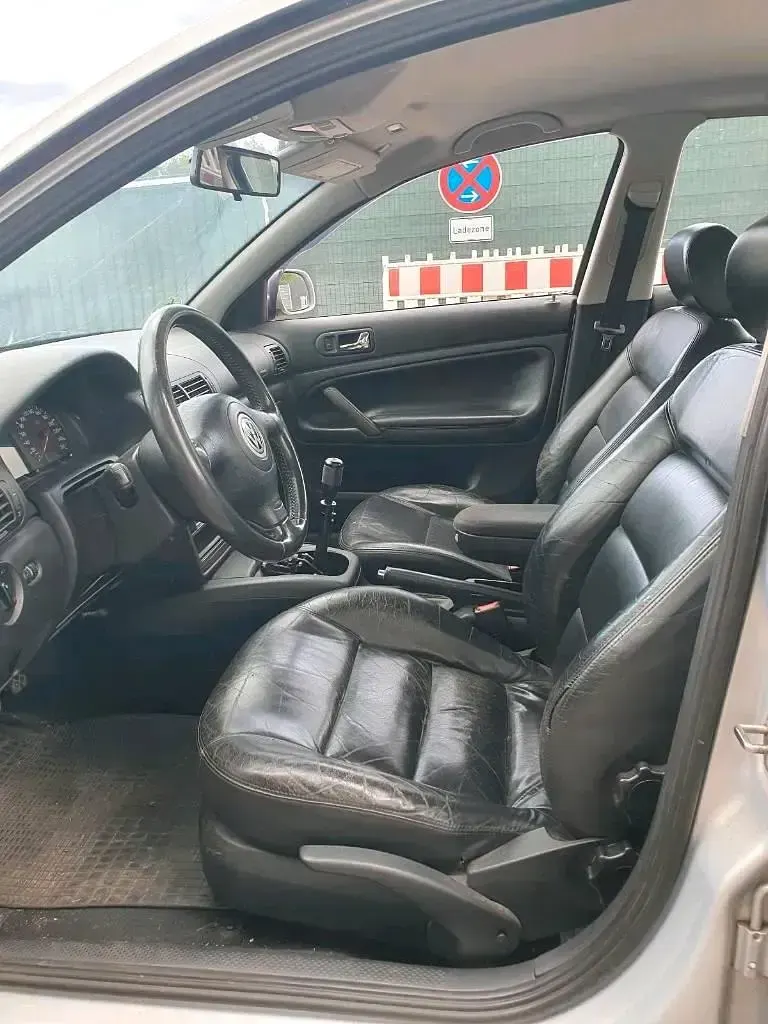 Gebraucht VW Passat 193 PS (141 kW) 1997 Silber Limousine