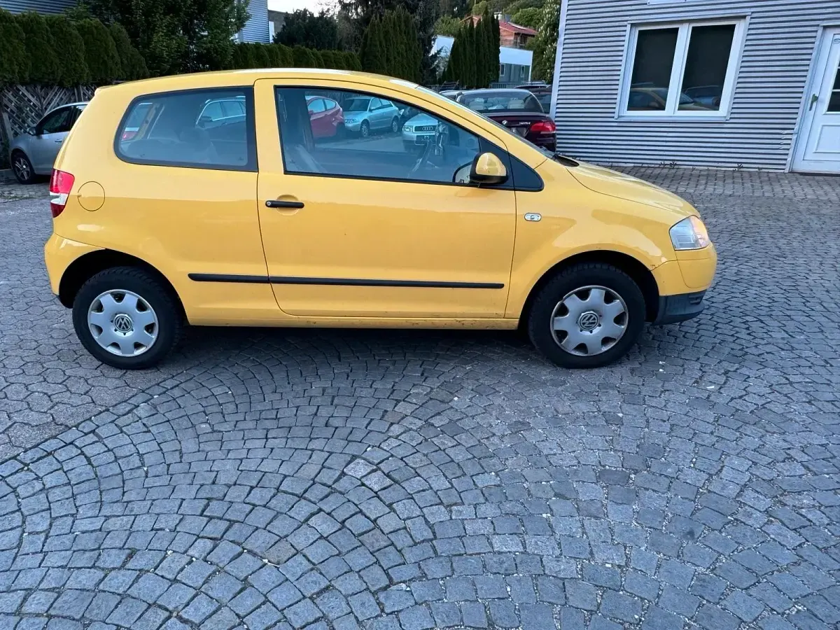 Gebraucht VW Fox 54 PS (39 kW) 2006 Gelb Kleinwagen
