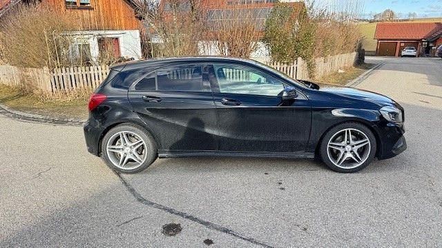 Gebraucht Mercedes A220 AMG line 177 PS (130 kW) 2018 Schwarz Limousine