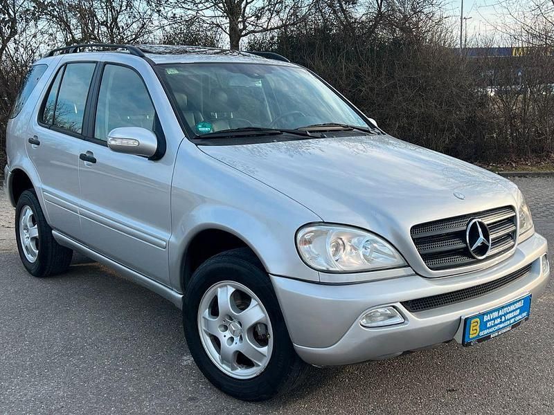 Gebraucht Mercedes ML270 163 PS (119 kW) 2004 Silber SUV