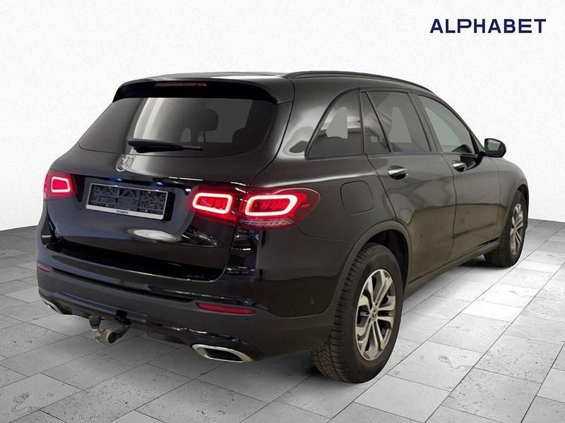 Gebraucht Mercedes GLC220 194 PS (142 kW) 2021 Obsidianschwarz SUV