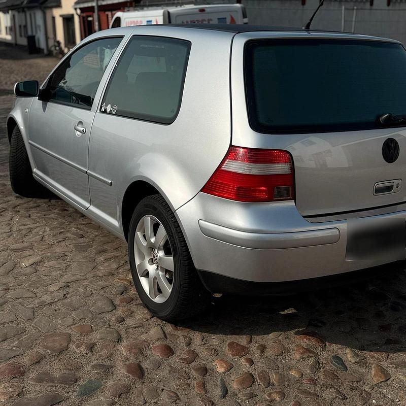 Gebraucht VW Golf 110 PS (80 kW) 2003 Silber Coupé