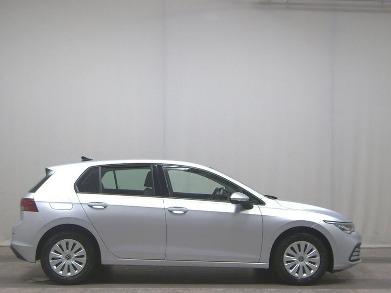 Silber Gebraucht 2022 VW Golf VIII Pro Limousine | 16.780 € (Superpreis) - Bild 1/2