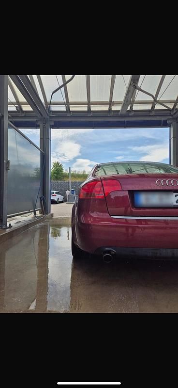 Rot Gebraucht 2007 Audi A4 Limousine | 4.000 € (Teuer) - Bild 1/4