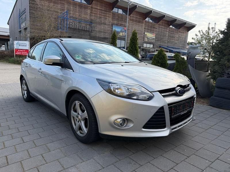 Gebraucht Ford Focus Titanium 95 PS (69 kW) 2012 Silber Limousine