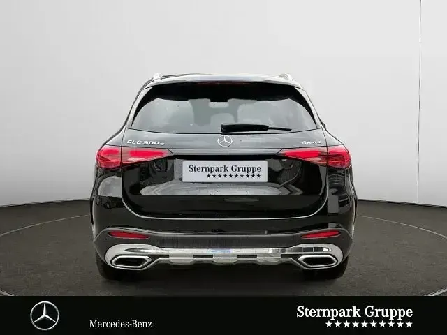 Gebraucht Mercedes GLC300e AMG 313 PS (230 kW) 2025 Lack obsidianschwarz SUV