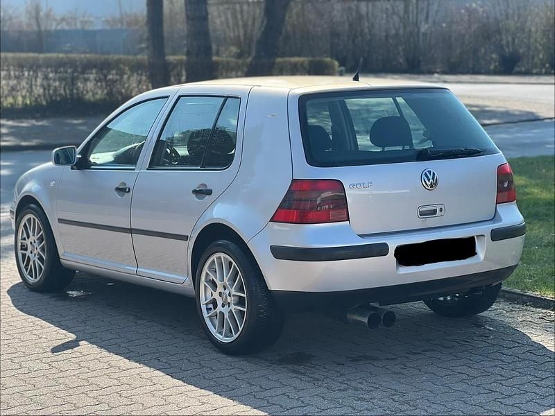 Gebraucht VW Golf III 75 PS (55 kW) 1998 Silber Kleinwagen