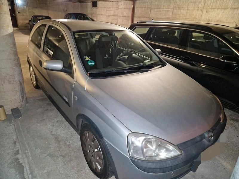 Grau Gebraucht 2001 Opel Corsa Elegance Kleinwagen | 2.450 € (Fairer Preis) - Bild 1/4