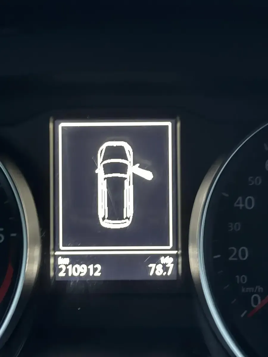 Gebraucht VW Passat 120 PS (88 kW) 2016 Schwarz Kombi