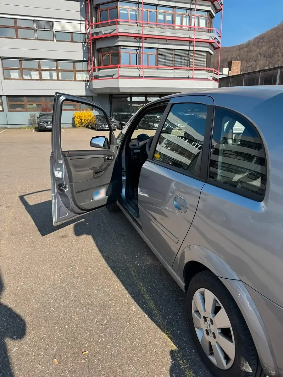 Gebraucht Opel Meriva 101 PS (74 kW) 2005 Silber Van / Kleinbus