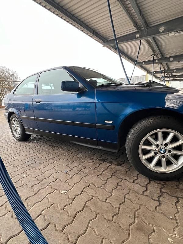 Gebraucht BMW 318 140 PS (102 kW) 1998 Blau Coupé