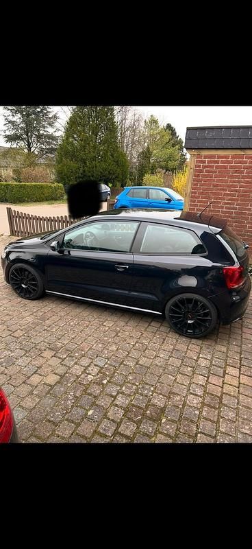 Schwarz Gebraucht 2011 VW Polo Highline Kleinwagen | 4.999 € (Etwas zu teuer) - Bild 1/4