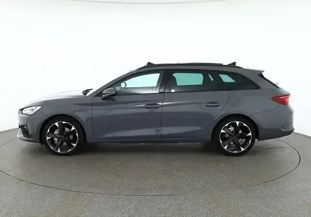 Second-hand Cupra Leon 150 CP (110 kW) 2024 Gri