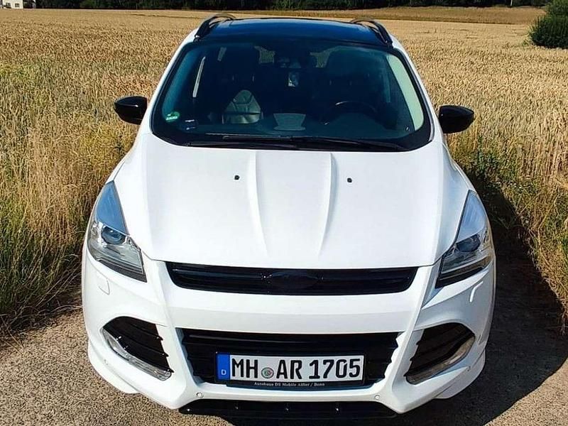 Weiß Gebraucht 2014 Ford Kuga Individual SUV | 9.800 € (Guter Preis) - Bild 1/4