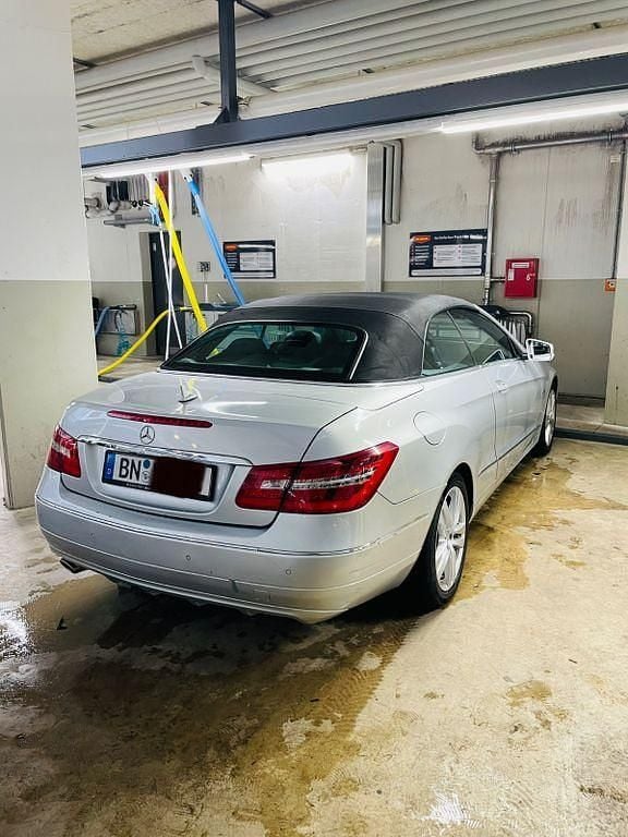 Gebraucht Mercedes E220 170 PS (125 kW) 2011 Silber Cabrio